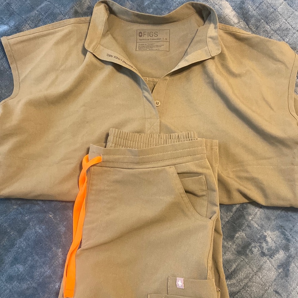 Figs scrub set, Moss green